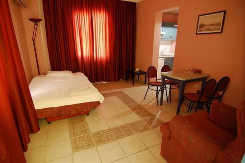 Akdeniz Apart Hotel Кушадасы Экстерьер фото